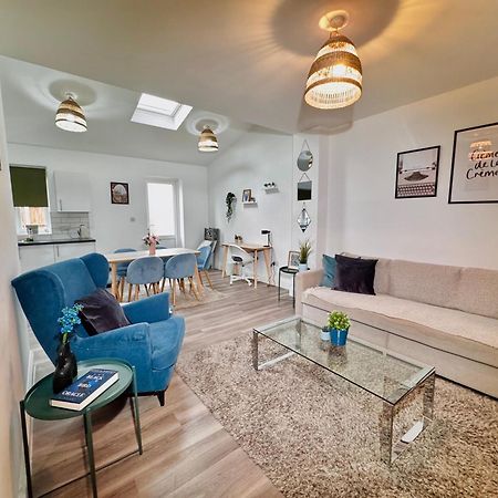 Cosy 1-Bed Flat 30Min To Central London & Parking Zewnętrze zdjęcie