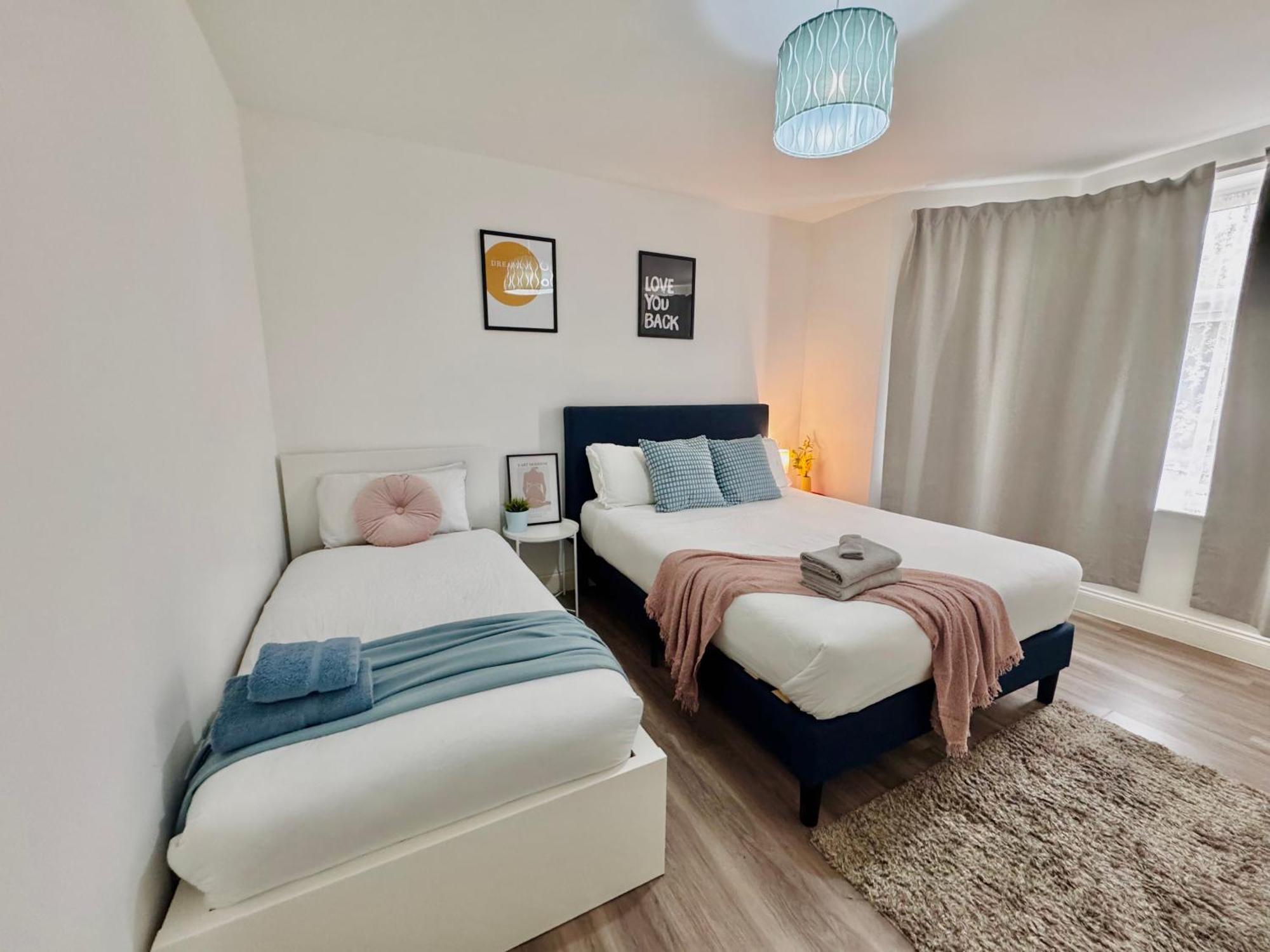 Cosy 1-Bed Flat 30Min To Central London & Parking Zewnętrze zdjęcie