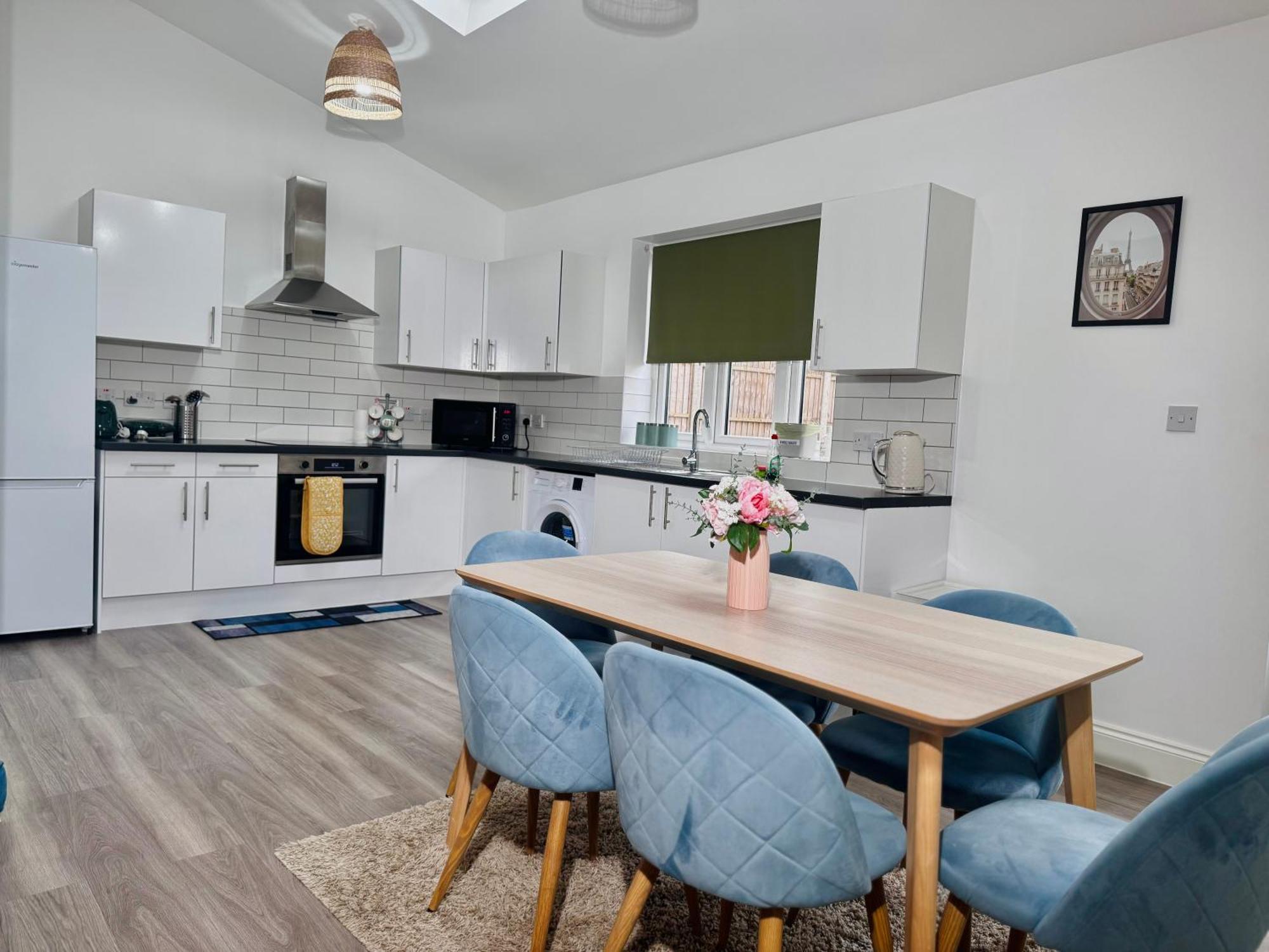 Cosy 1-Bed Flat 30Min To Central London & Parking Zewnętrze zdjęcie
