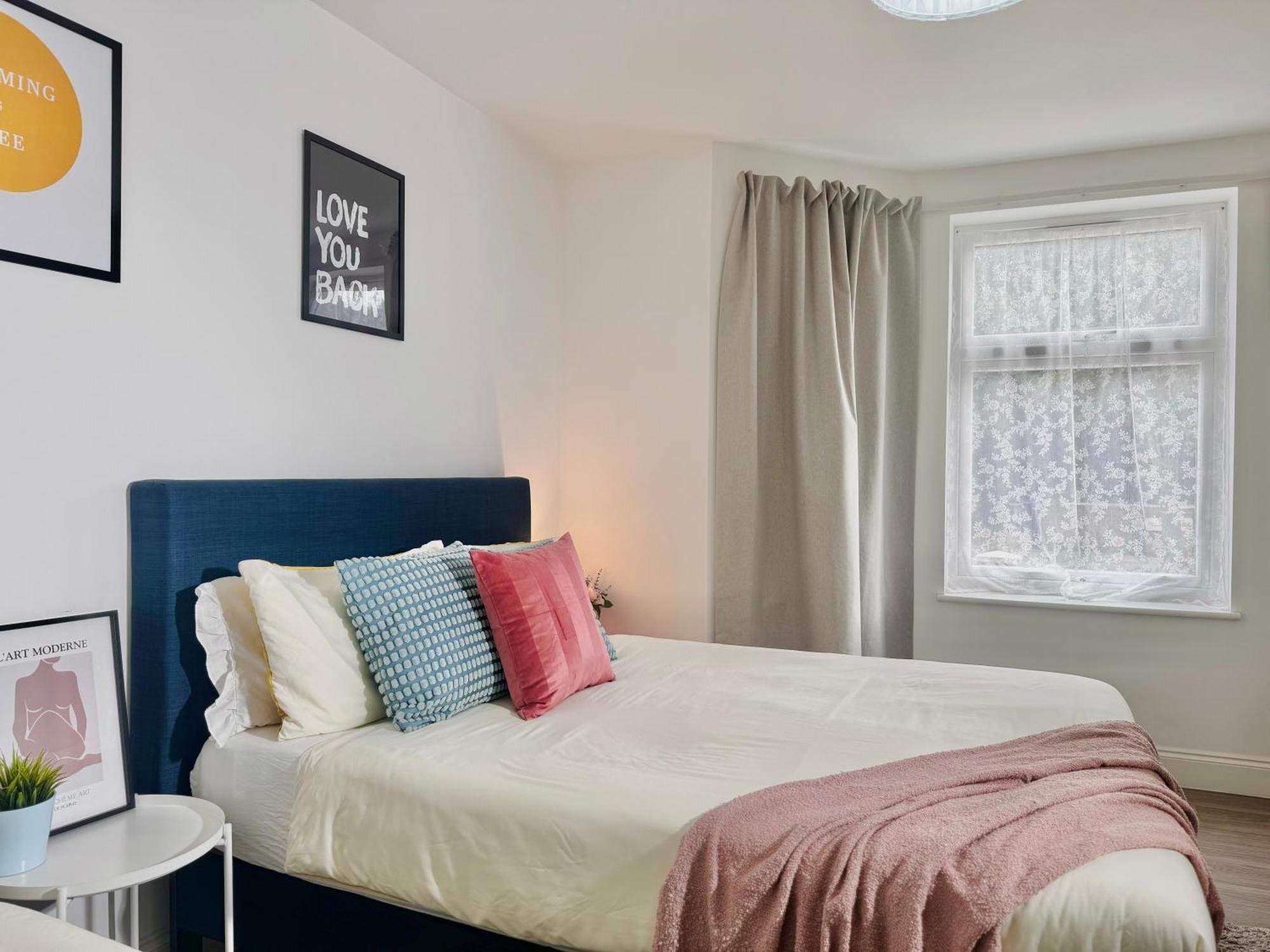 Cosy 1-Bed Flat 30Min To Central London & Parking Zewnętrze zdjęcie