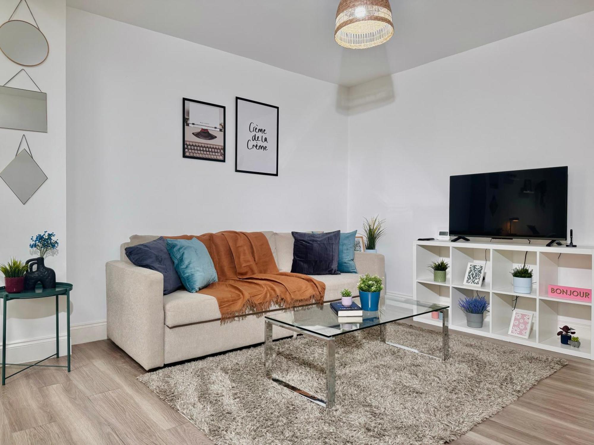 Cosy 1-Bed Flat 30Min To Central London & Parking Zewnętrze zdjęcie