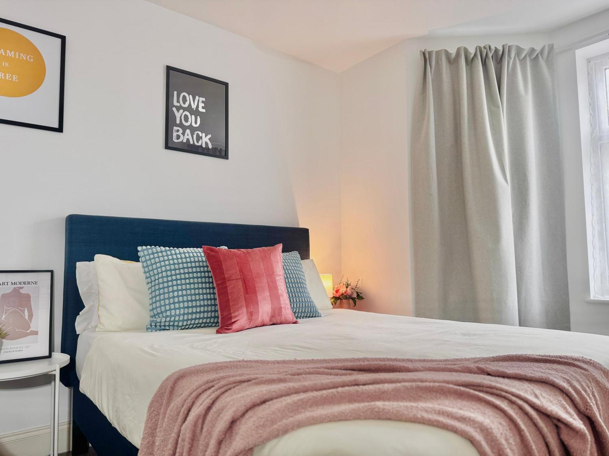 Cosy 1-Bed Flat 30Min To Central London & Parking Zewnętrze zdjęcie