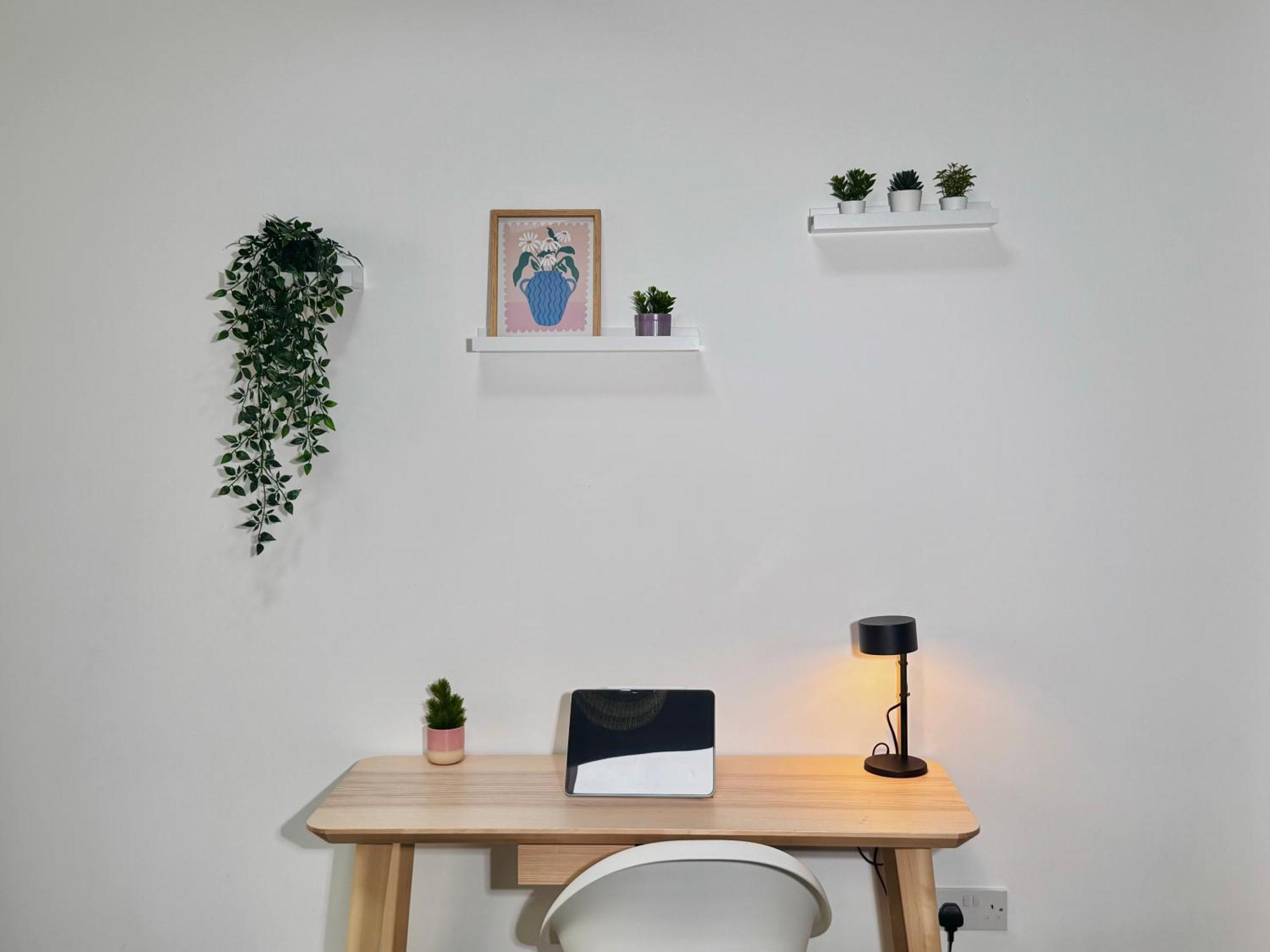 Cosy 1-Bed Flat 30Min To Central London & Parking Zewnętrze zdjęcie