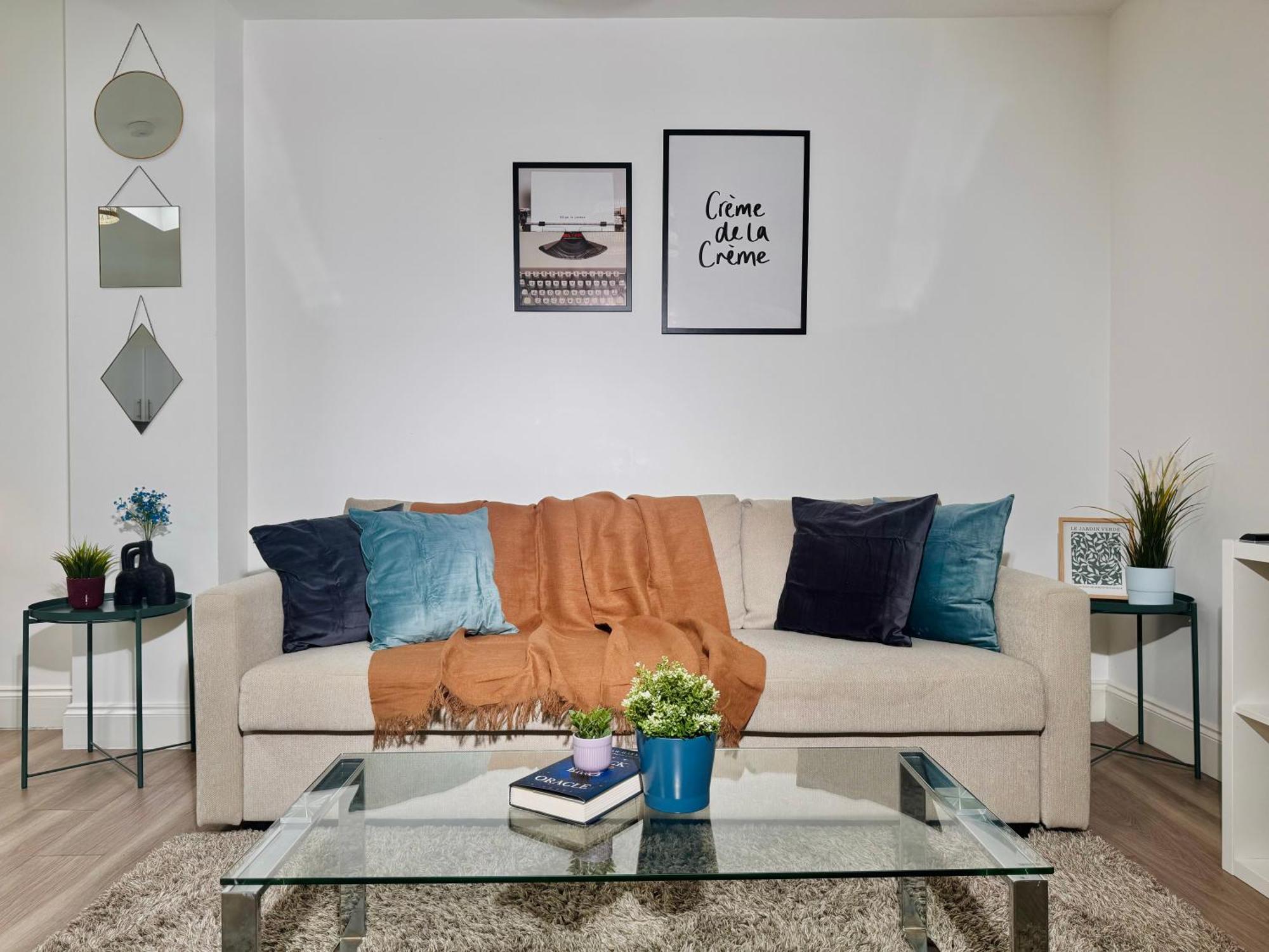 Cosy 1-Bed Flat 30Min To Central London & Parking Zewnętrze zdjęcie