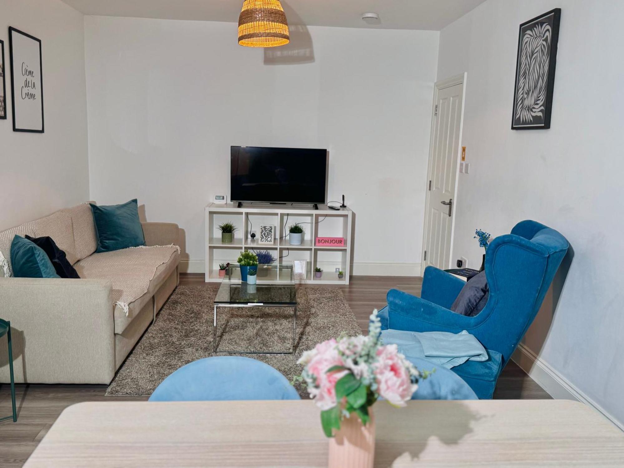 Cosy 1-Bed Flat 30Min To Central London & Parking Zewnętrze zdjęcie